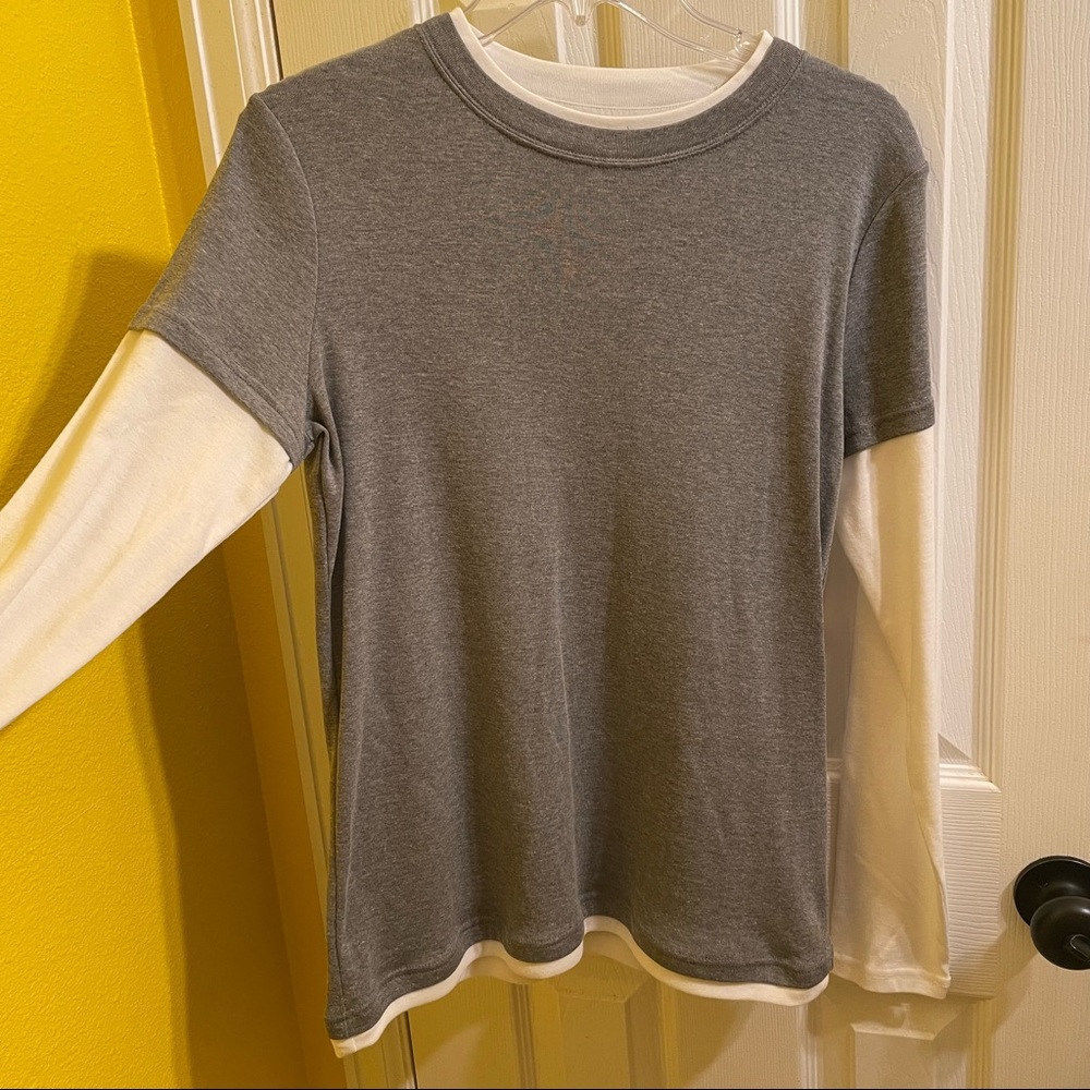 Long Sleeve Layered Gray/White Women’s Shirt (M)